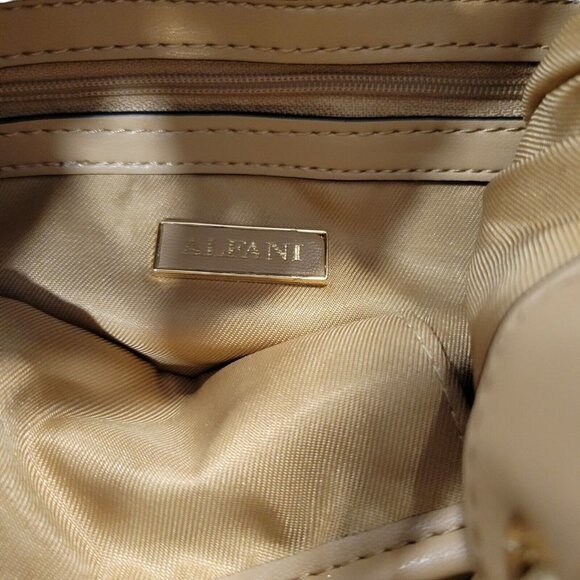 WOMEN'S Alfani Crossbody Small Bag.  New Without Tags - Picture 4 of 5